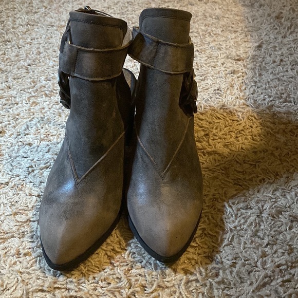 Sbicca buckle mules - Picture 2 of 7